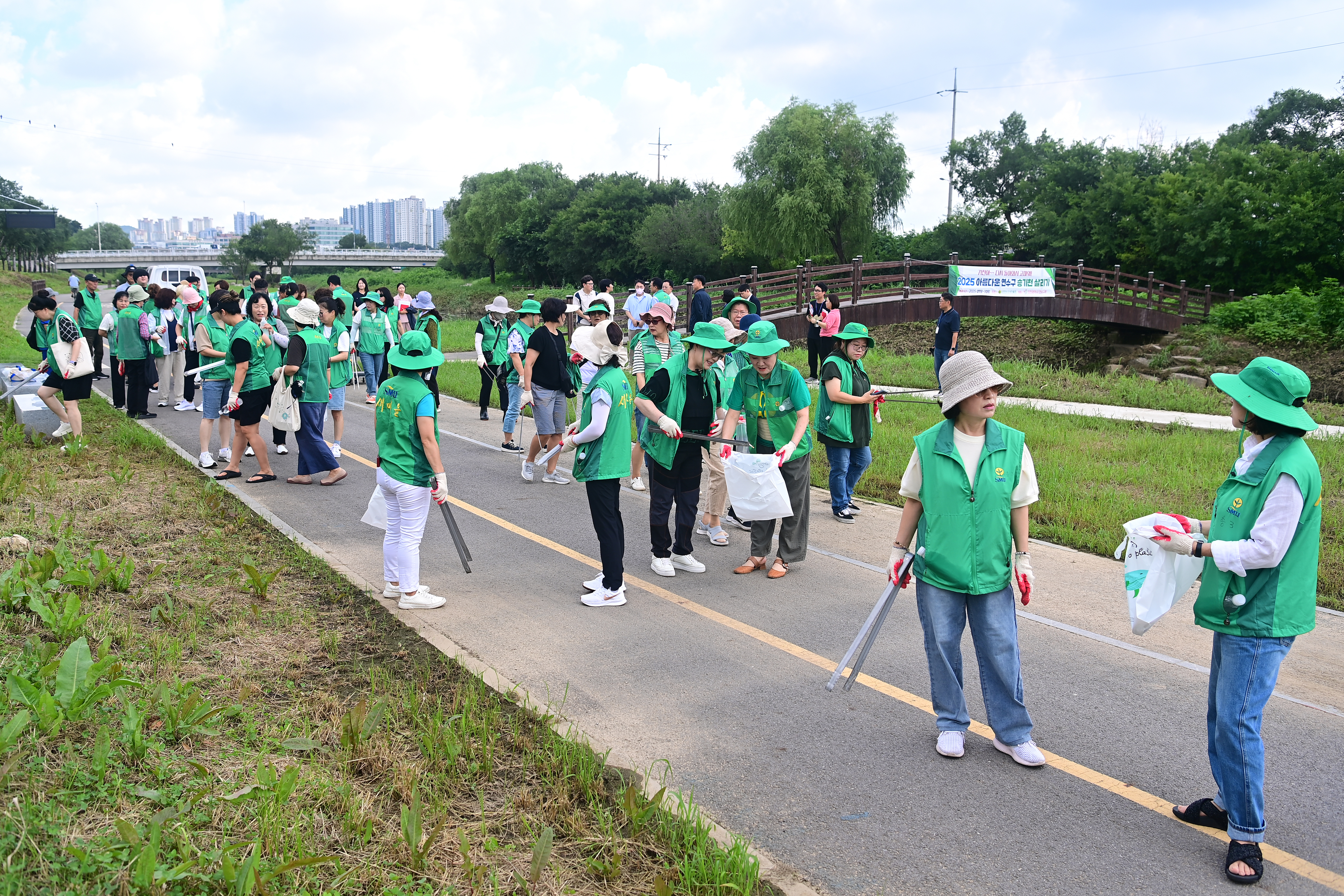 무더운 날씨 속 환경보호에 대한 높은 관심과 실천 의지 보여